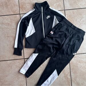 Nike Black and White Athletic Set
